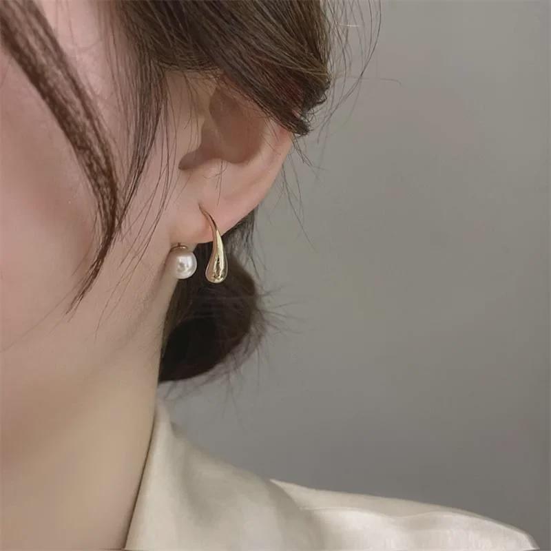 Elegant Metal Pearl Earrings for Women - Autumn/Winter Niche Design, Light Luxury, Cold Style