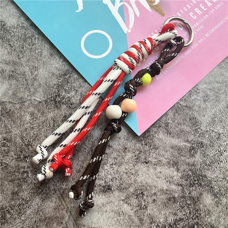 Taschenanhänger Kontrastfarben Auto-Schlüsselanhänger Handgefertigte Schlüsselanhänger für Damentaschen Metall-Schlüsselring-Zubehör Paar Kleines Geschenk