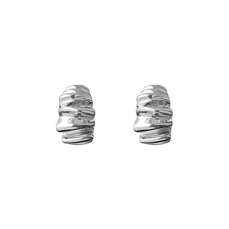 Retro Minimalist Irregular Ear Cuffs: Light Luxury Niche Earrings