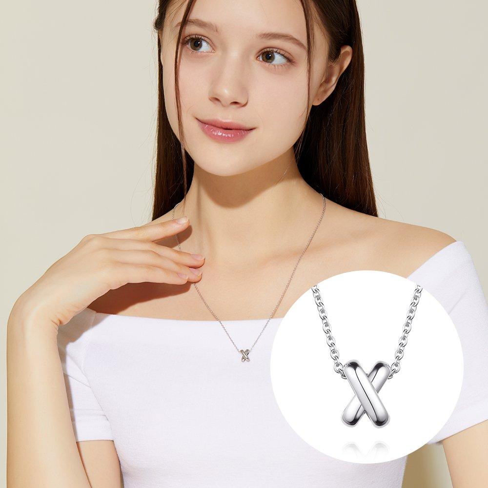 [Stonehenge]] Crossing Silver Necklace Sa24C66P