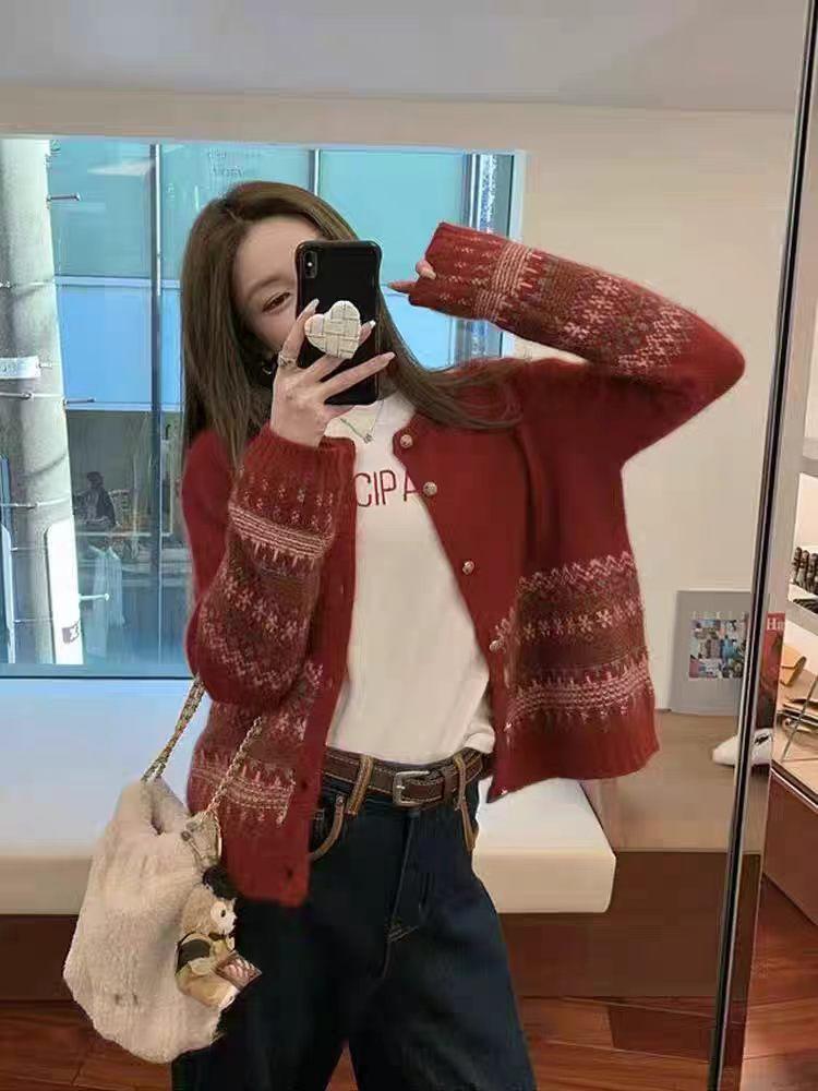 Women's Retro Jacquard Wool Cardigan - Stylish Round Neck Knit Sweater for Autumn/Winter
