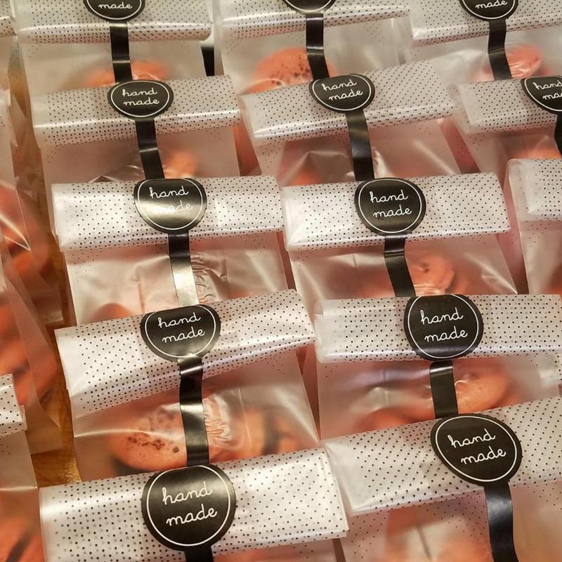 50Pcs Saco de biscoito de plástico com adesivo DIY feito à mão Chocolate Snack Cupcake Baking Wrapping Wedding Birthday Party Gift Packaging