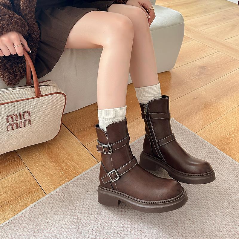 Neuer Fleck Maillardbraun Britischer Stil Kurze Stiefel Damen 2025 neu Herbst und Winter Dicksohlig Vielseitig und Dünn Gürtelschnalle
