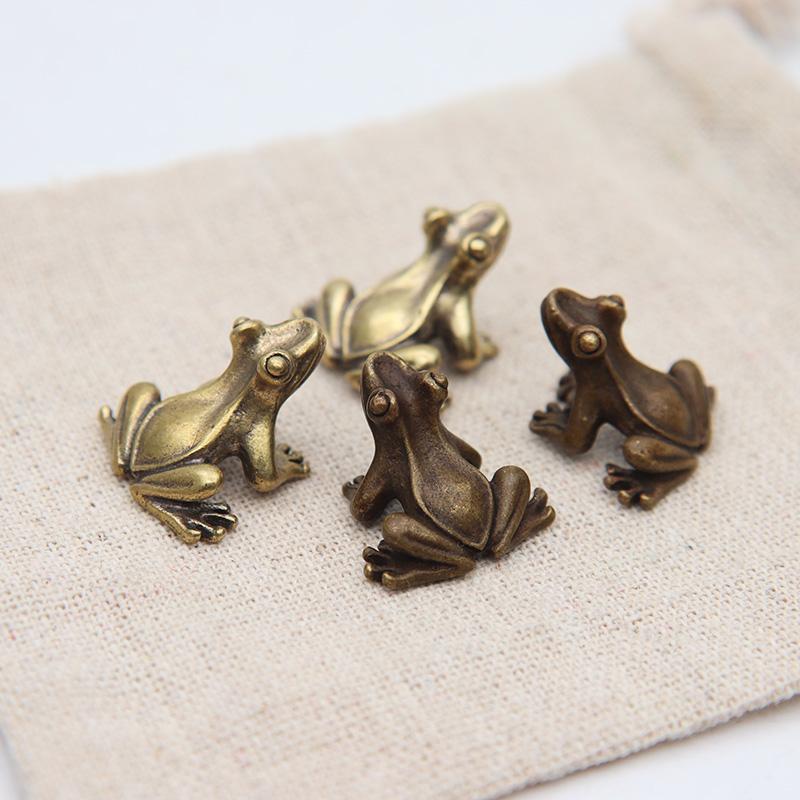 Brass Small Frog Miniatures Figurines Vintage Handmade Copper Animal Toad Desktop Ornaments Home Decoration Crafts Tea Pet Decor