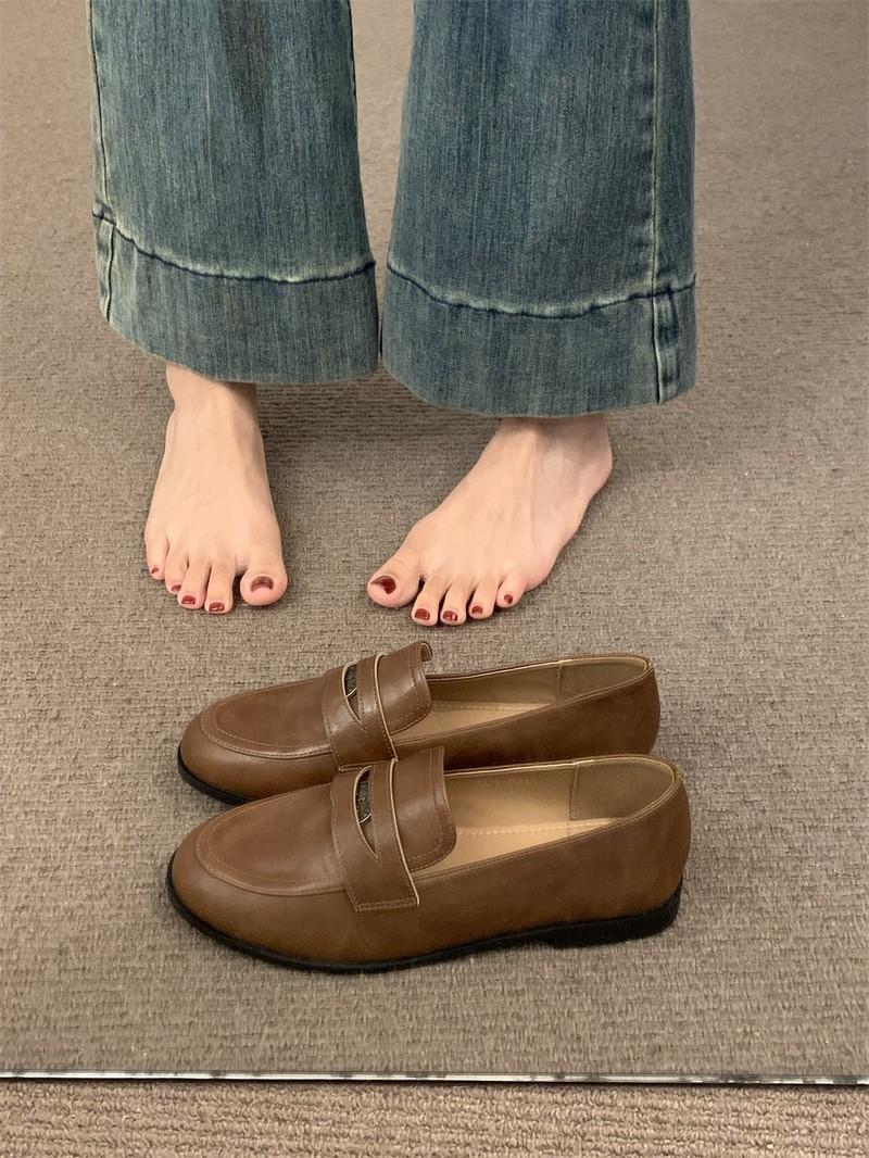 

Женские лоферы на толстом каблуке, маленькие кожаные туфли, весна и осень 2025, с круглым носком, черные рабочие туфли, на высоком каблуке 39 коричневый