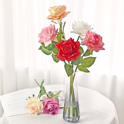 Decorațiuni pentru casă – Flori decorative şi coroane de flori