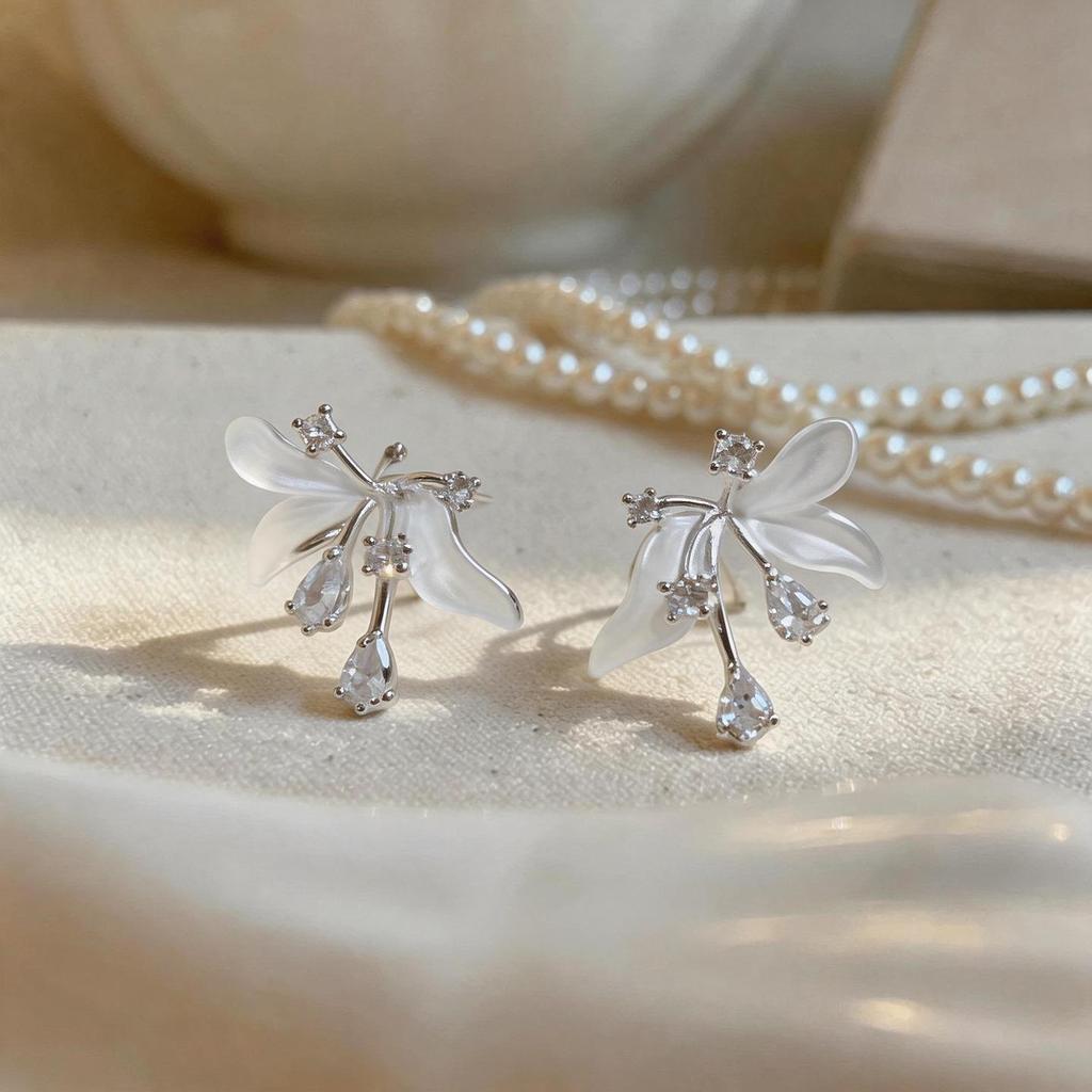 Silver Needle Zirconia Enamel Flower Stud Earrings – Elegant and Versatile Accessories for Women