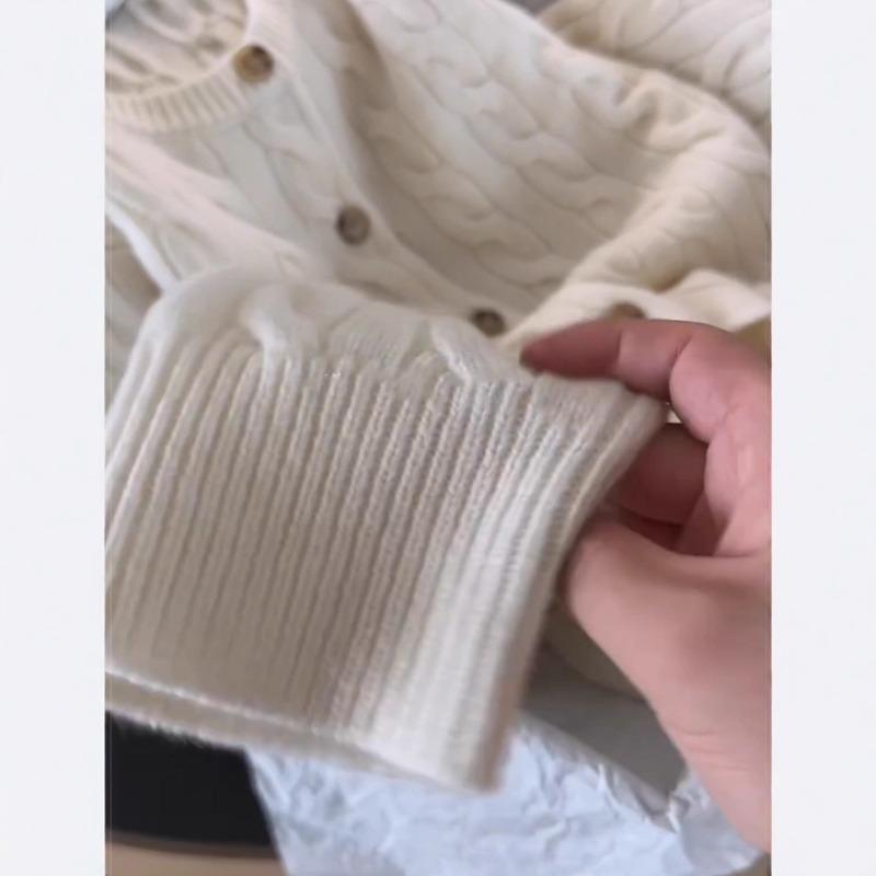 Retro beige crew neck versatile knitted cardigan women's autumn and winter new thick twist sweater jacket