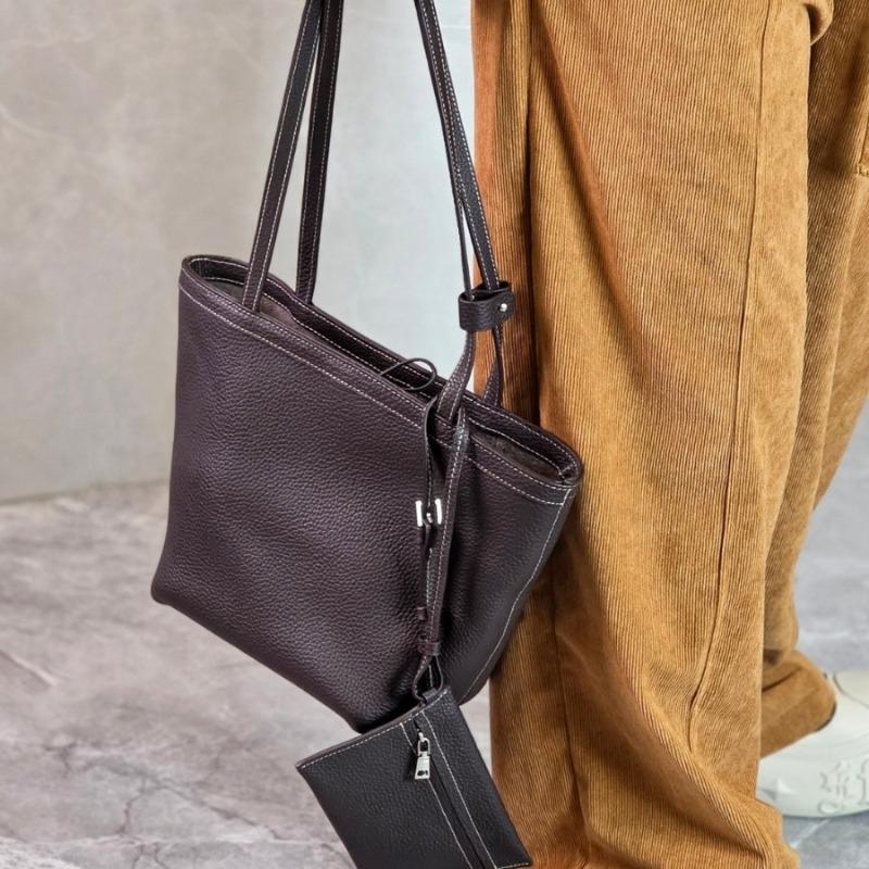 Autumn and winter new Korean simple large-capacity tote bag niche design first-layer cowhide bucket bag shoulder armpit bag
