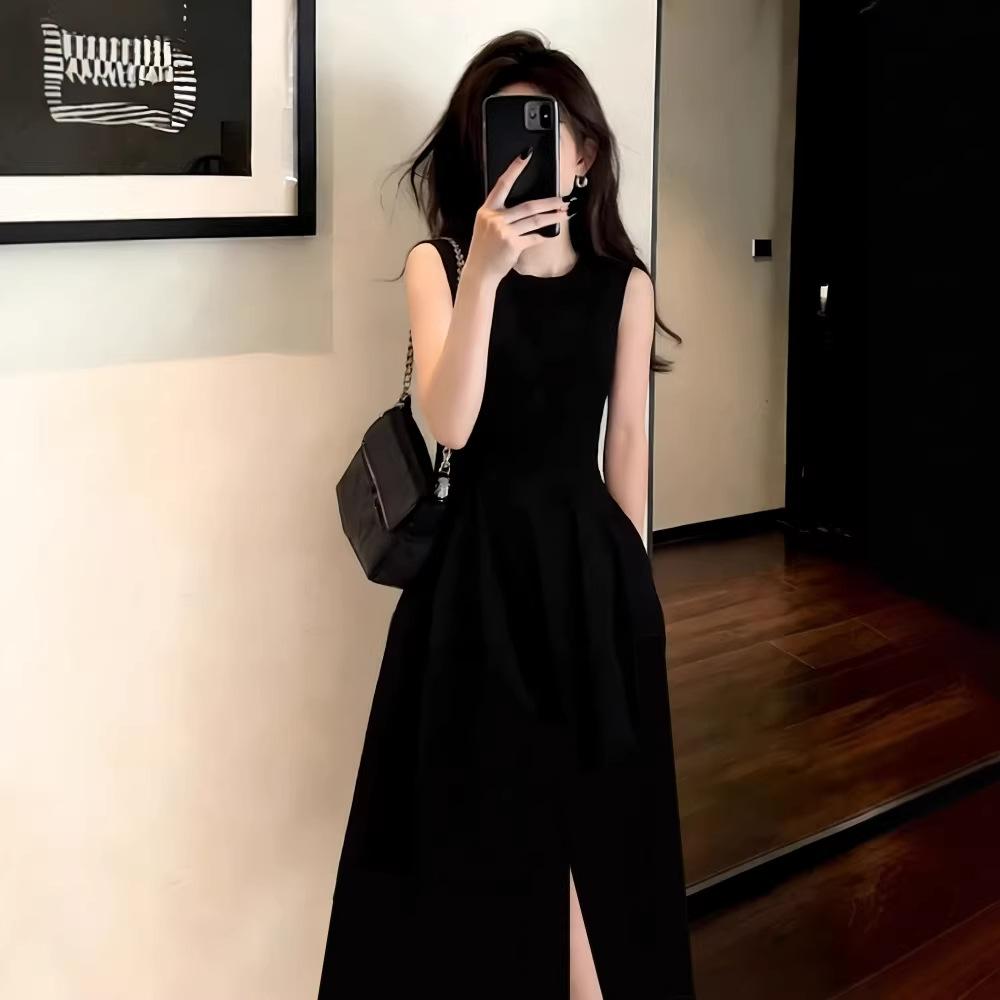 Elegant Sleeveless Waist-Cinching Black Maxi Dress for Women, Summer 2026 Style