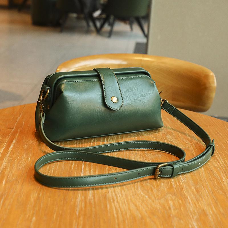 

2025 Women s Fashion Doctor Crossbody Bag – Versatile, Large Capacity, Single Shoulder Multifunctional Bag