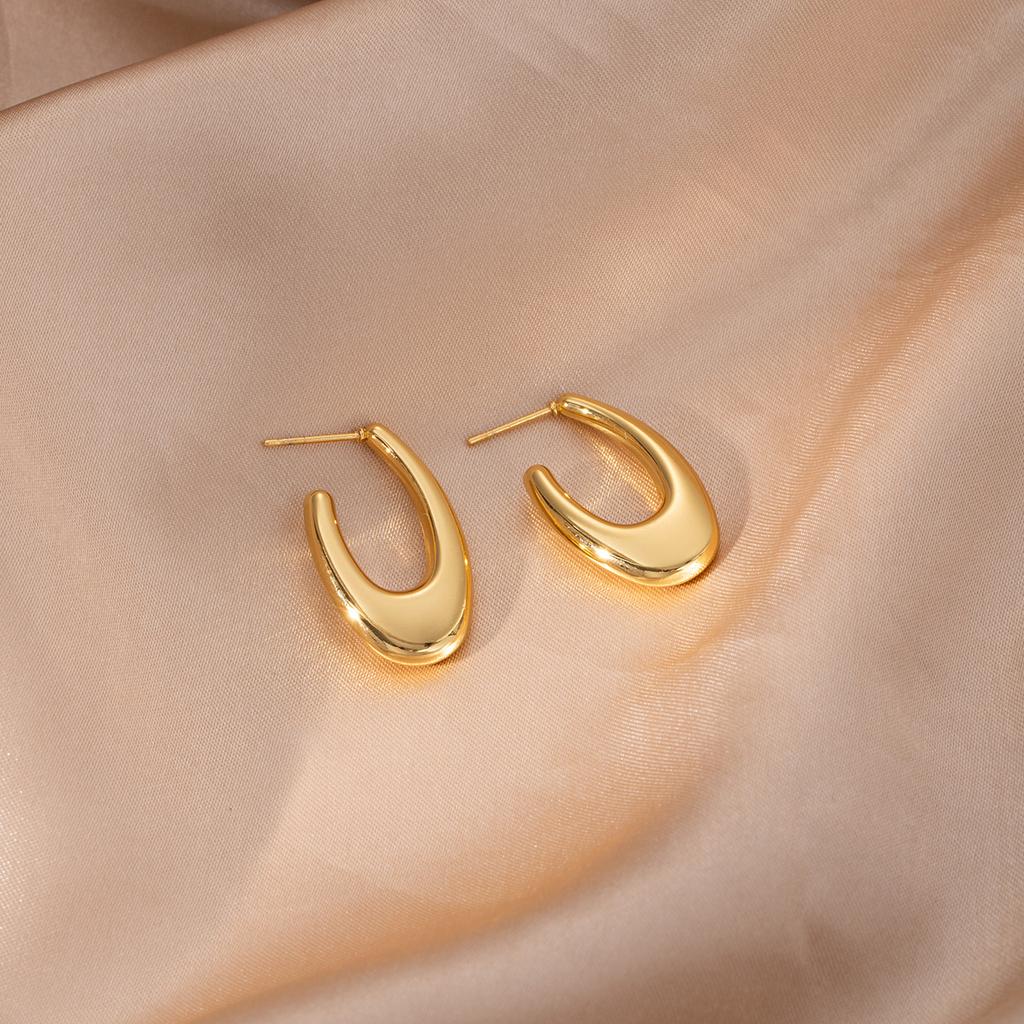 Metal Wind Geometric Hollow C-Shaped Stud Earrings Retro High-End Stainless Steel Earrings Personalized Atmosphere Earrings