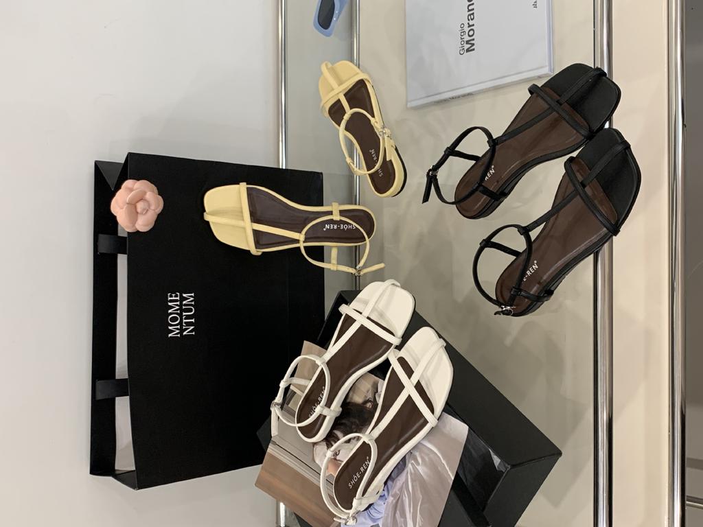 French flat-bottomed thin-strapped sandals women's shoes 2025 new summer Korean version versatile minimalist beach shoes Roman shoes