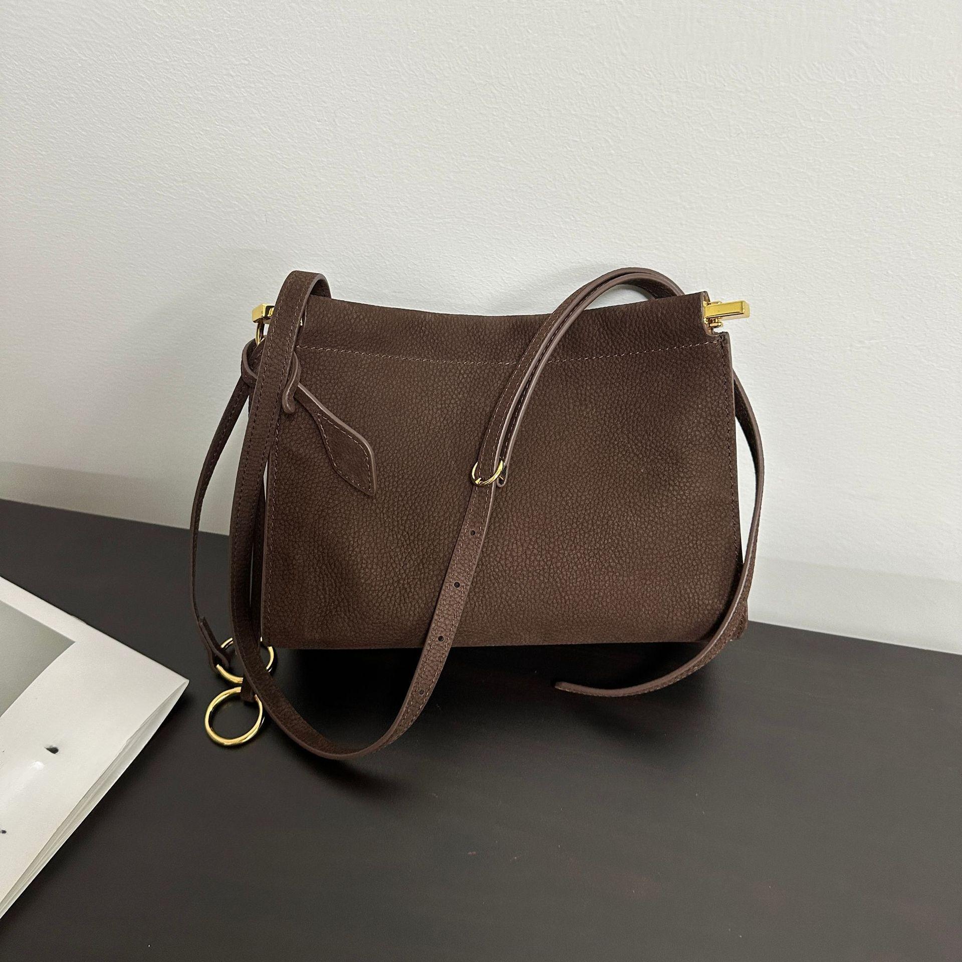 

2025 новая замшевая сумка-багет из коровьей кожи первого слоя, ретро, французский дизайн, нишевая, минималистичная сумка под мышкой 23x9x15cm