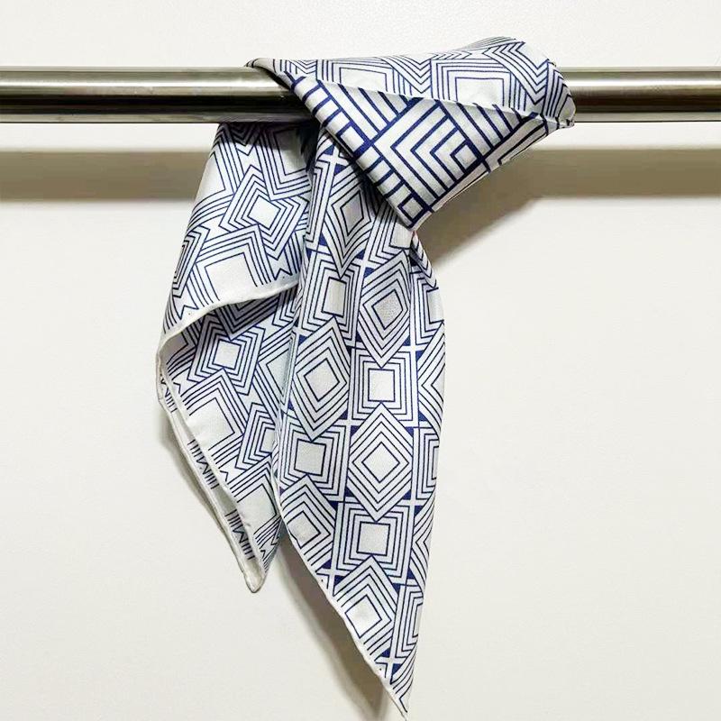 

New mulberry silk silk scarf square scarf high-end letter printing silk scarf professional wear scarf scarf scarf factory