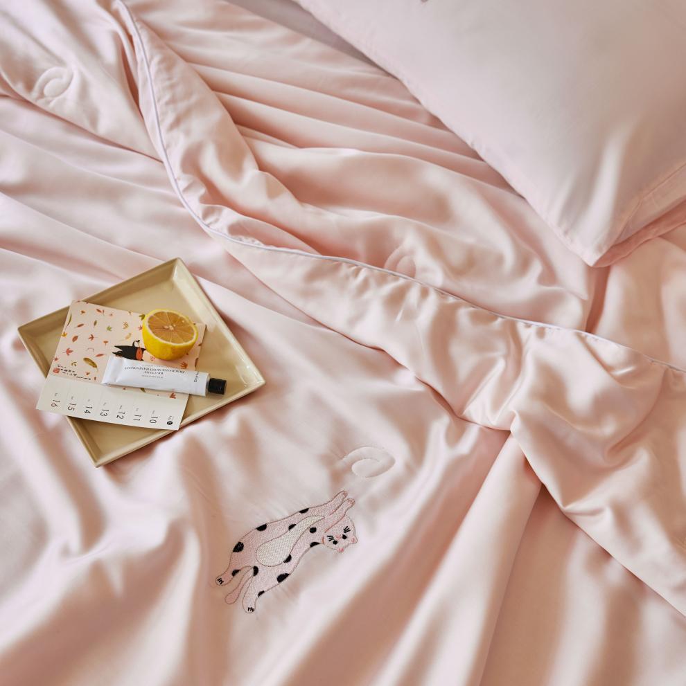 Lan Jing Tencel Lyocell Silky Summer Quilt Set - Four Pieces, Thin, Washable, Ideal for Air Conditioned Rooms