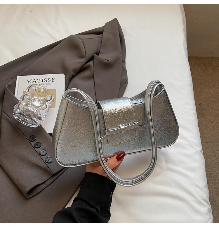 

Underarm bag women s large capacity 2025 new fashion niche millennial sweet cool style shoulder portable women s bag серебряный