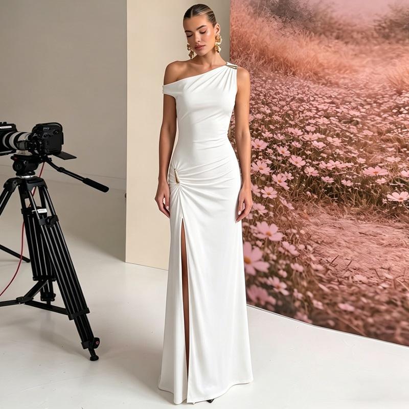 Europe and the United States hot-selling women's clothing summer new fashion slim-fitting diagonal collar sleeveless split pleated dress women