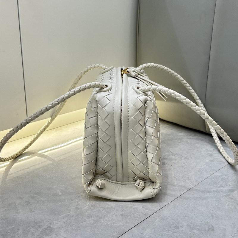 New leather hand-woven bag, high-end handbag, pillow bag, small square bag, shoulder messenger bag, women's bag.