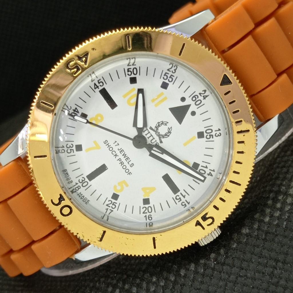 

ВОССТАНОВЛЕННЫЕ МУЖСКИЕ ЧАСЫ TITUS SWISS 40 ММ С БЕЛЫМ ЦИФЕРБЛАТОМ, ПОВОРОТНЫЙ БЕЗЕЛЬ a303346-2 R1013-000a303346