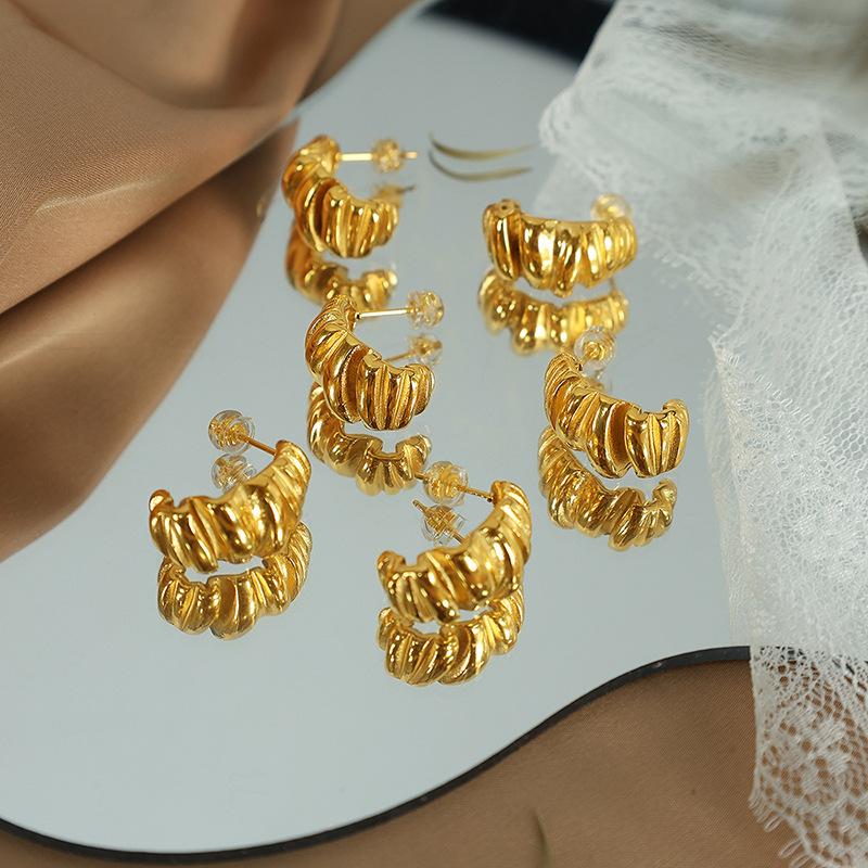 European and American Special-Interest Design Twisted Pleated Croissant Earrings Personality Fashion Trendy Irregular