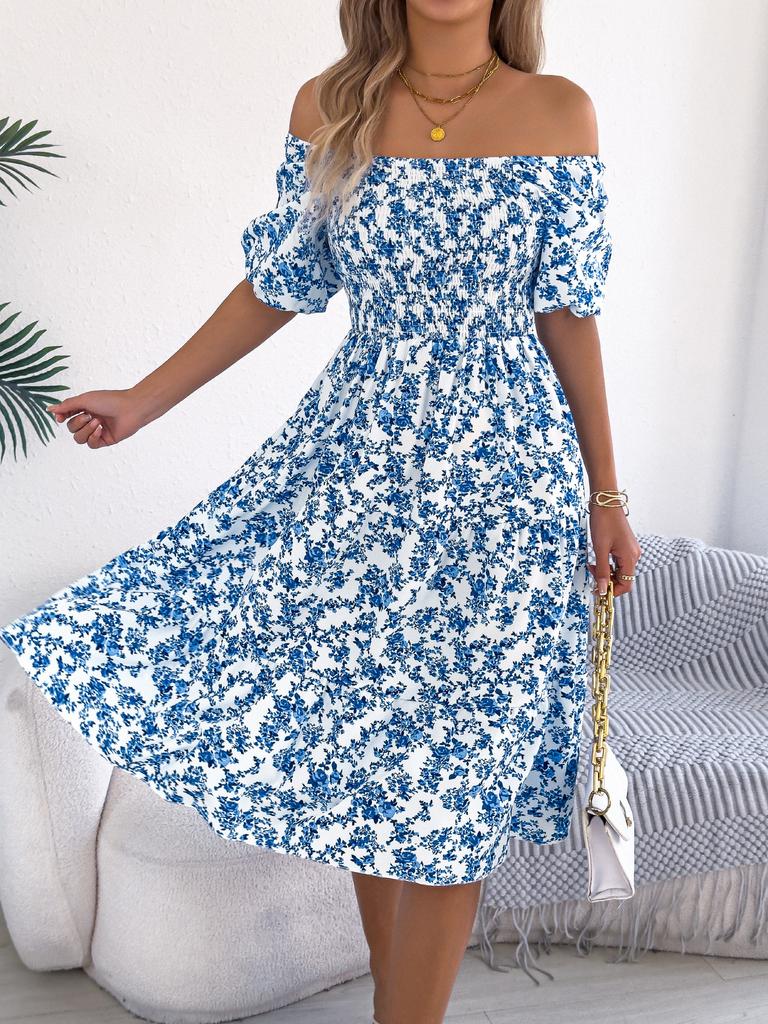 Abito midi da donna con scollo quadrato, maniche corte a sbuffo, smock in vita alta, a balze, con stampa floreale piccola, linea ad A
