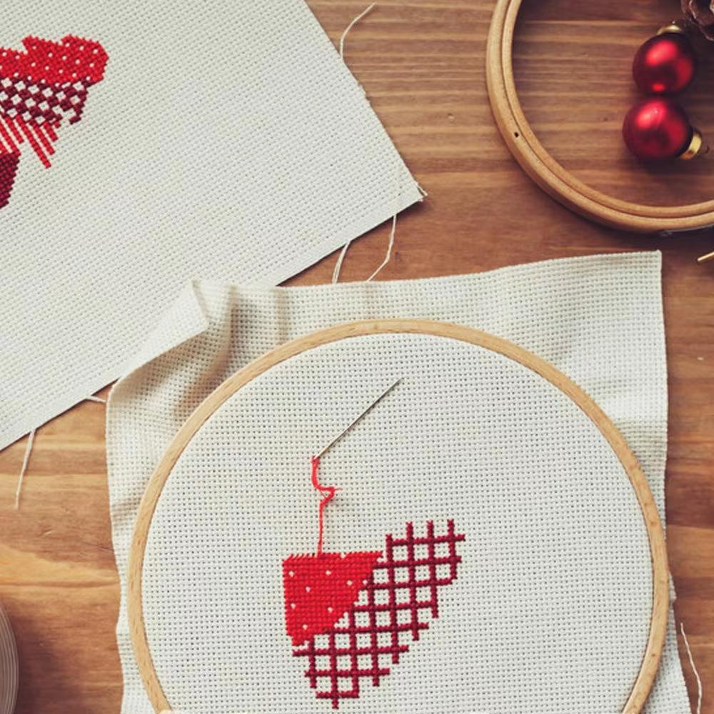 5Pcs/Set 11CT Cross Stitch Cloth Square Embroidery Cloth Embroidered Grid Fabric for DIY Needlework Sewing Handcraft Making