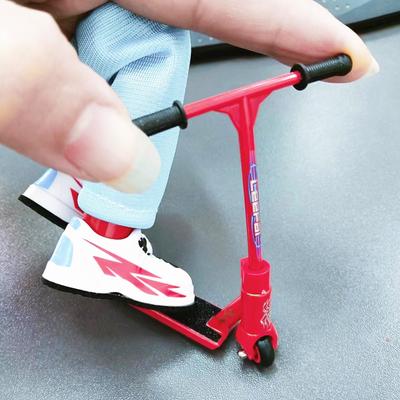 Mini prstový skúter Kompaktný Vynikajúce remeselné spracovanie Plastové mini skateboardy na pohyb prstami