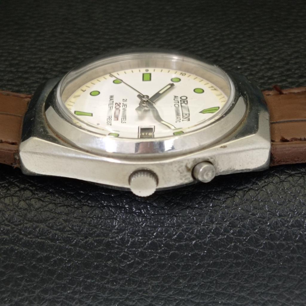 VINTAGE ORIENT AUTOMATIC 46943 JAPAN MENS WHITE COLOR DIAL WATCH a700714-5 R204-a700714