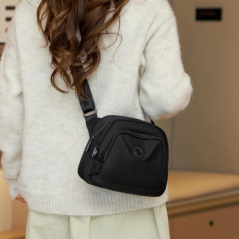 Stylish Crossbody Bag for Women with Adjustable Strap and Multiple Compartments for Daily Use and Travel