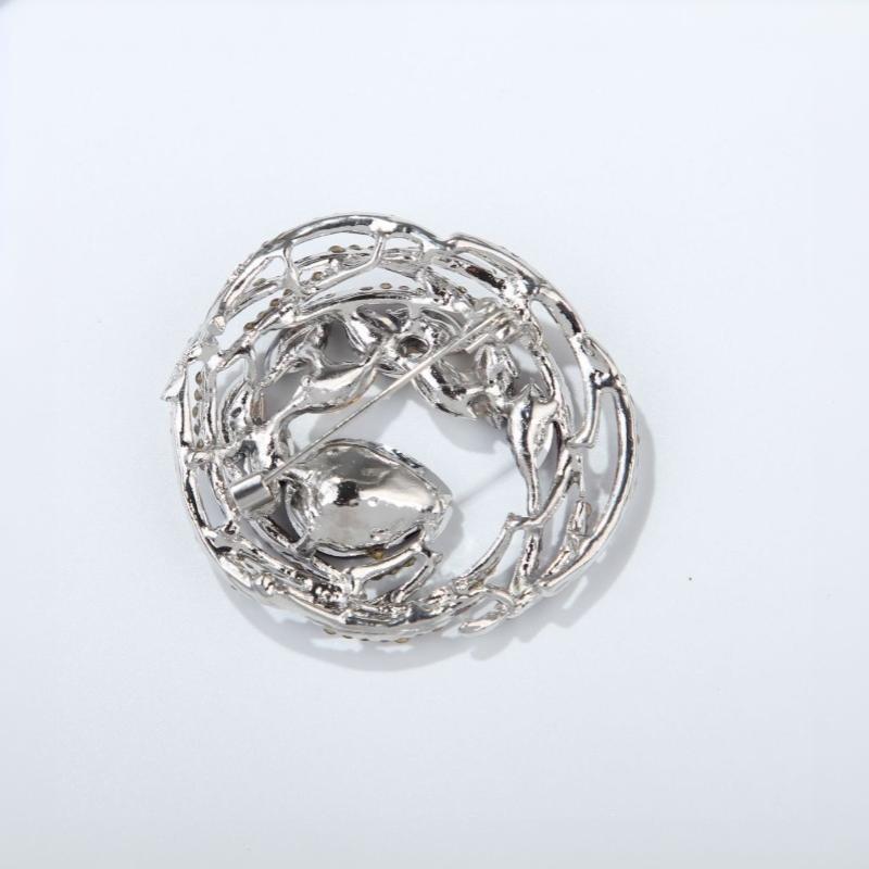 Elegant Crystal Rhinestone Circle Brooch Delicate Lapel Pin for Women Mother's Day Birthday Jewelry Gift
