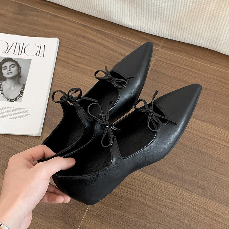 

Французский сказочный стиль бант балетки женские туфли весна и лето 2025 новые ретро темперамент удобные и универсальные одинарные туфли 35