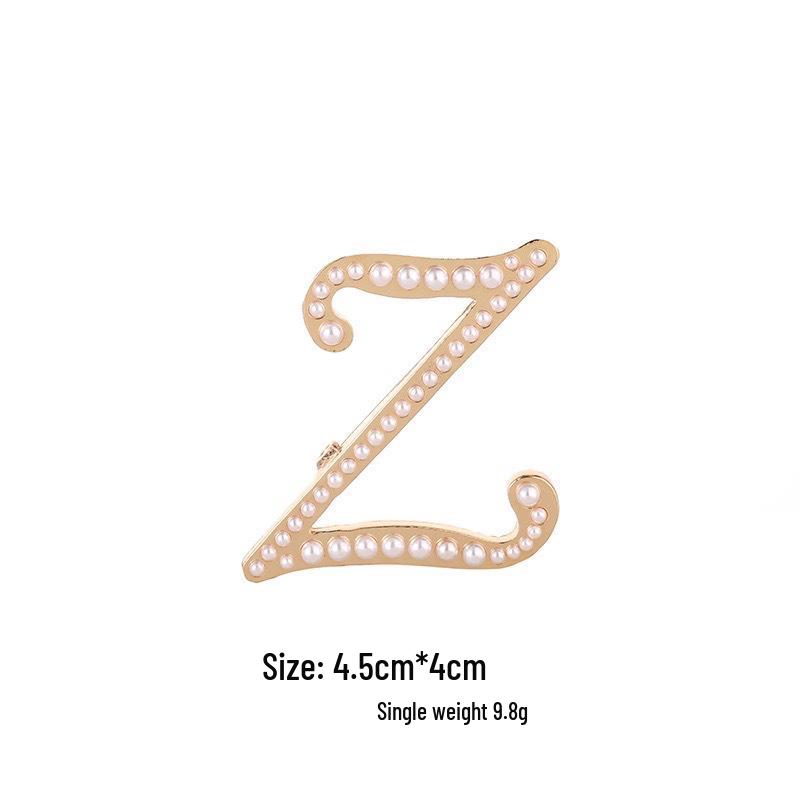 Elegantní brož s perlovým písmenem (26 písmen): Všestranný módní doplněk