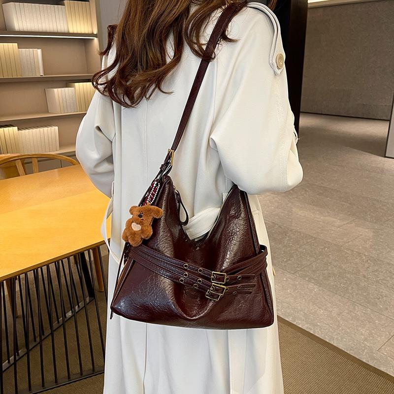 Bag niche design belt soft leather shoulder messenger bag 2025 new casual shoulder commuter tote bag