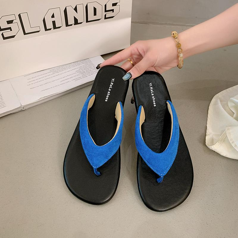 

2025 summer new flat slippers women s outerwear toe flip-flops fashion casual beach sandals 40 синий