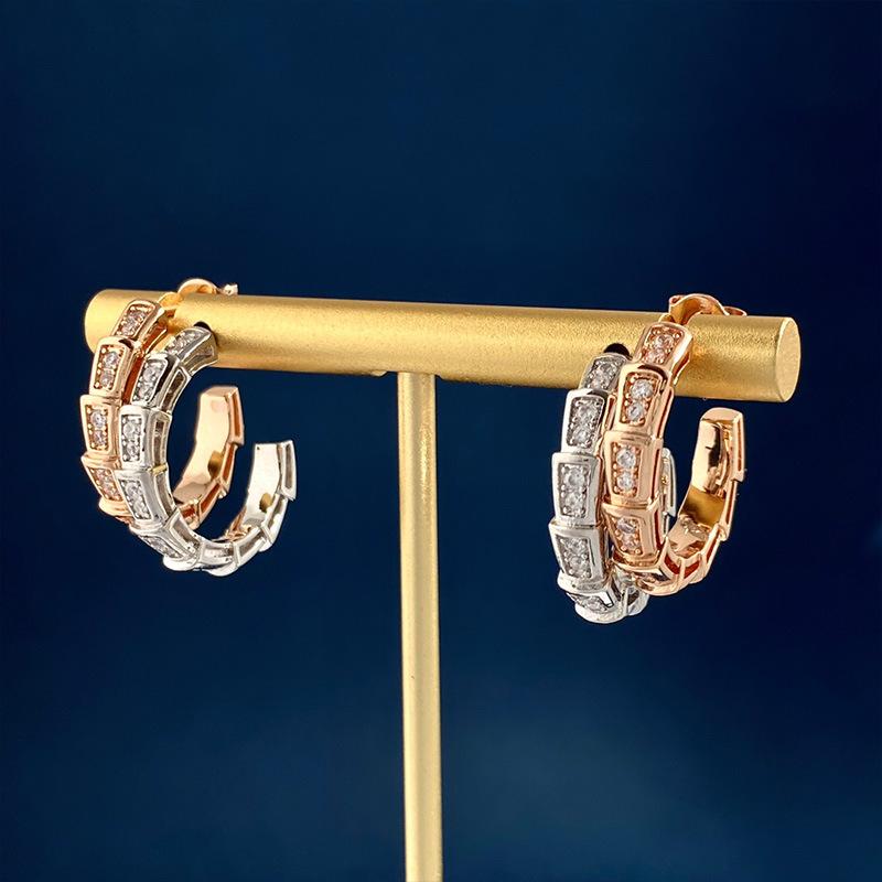 Akcesoria, Miedziane Wąskie Wersje Pełne Diamenty Sekcja Węża Kolczyki w Kształcie Litery C Popularny Design Ins Kolczyki Sztyfty Biżuteria do Uszu