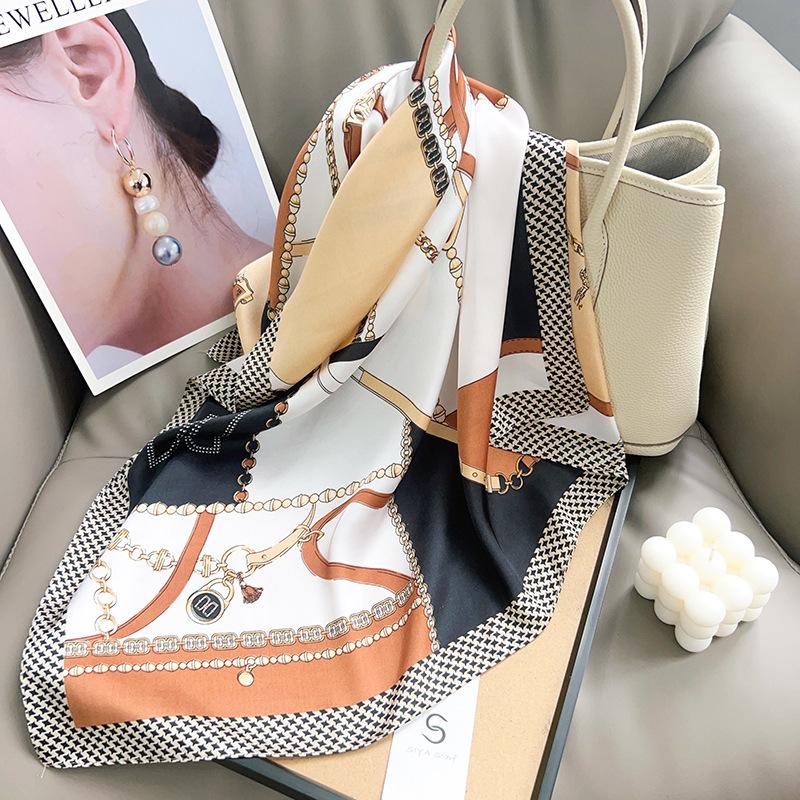 1116 Summer Simulation Silk Printing Chain Small Square Scarf Professional Scarf Thin Cool Hair Band Silk Scarf Neck Shawl