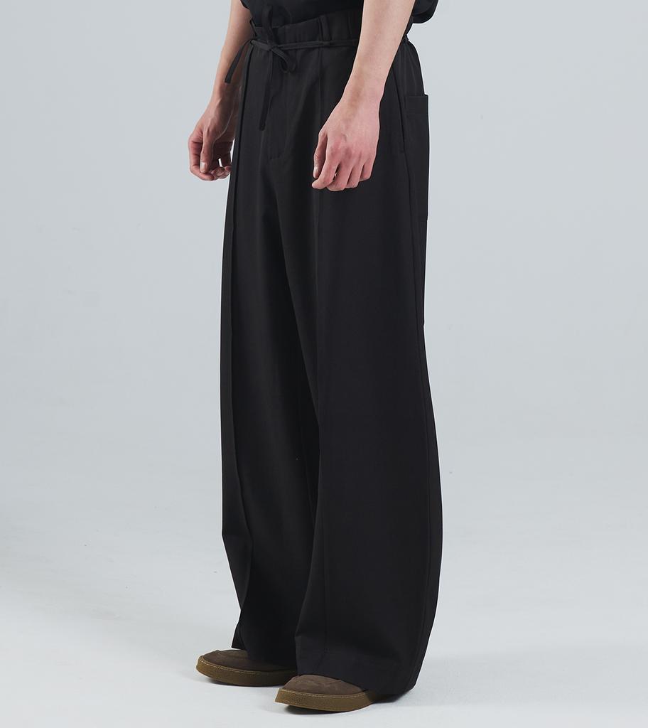 Beoteunseoul Front Cut Curved Spandex Slacks (Black)