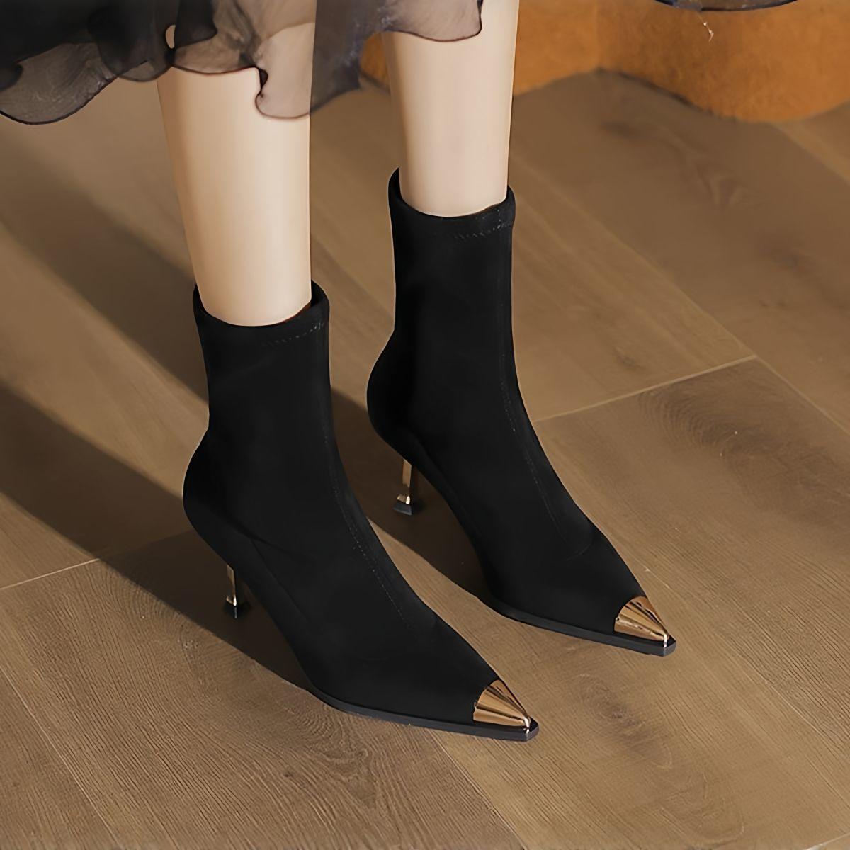 

Остроносые короткие ботильоны на высоком каблуке женские 2025 осень и зима новые черные с металлической отделкой тонкий каблук эластичная замша универсальные тонкие ботинки-носки 39