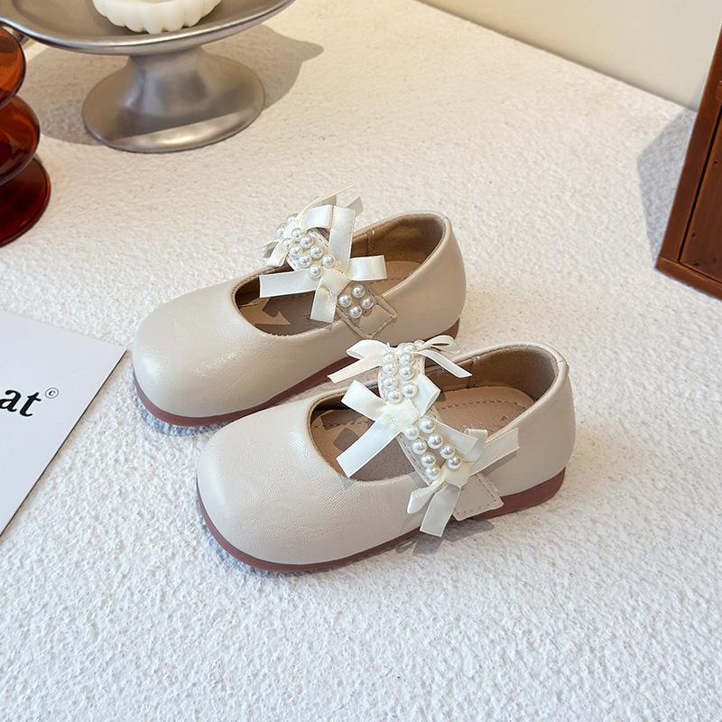 

Girls leather shoes 2025 new children s pearl bow princess shoes girls show single shoes soft-soled Mary Jane shoes 23-25 yards, 3 pairs in one hand