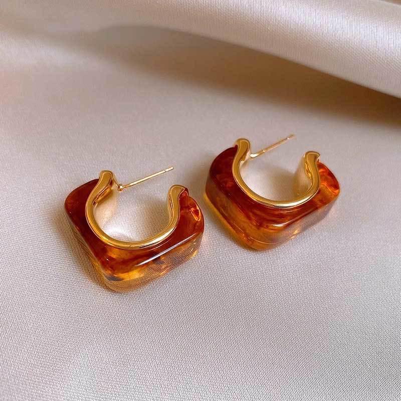 Silver Needle Clover Stud Earrings: Retro Hong Kong Style, Elegant and Fashionable Women's Luxury Jewelry.