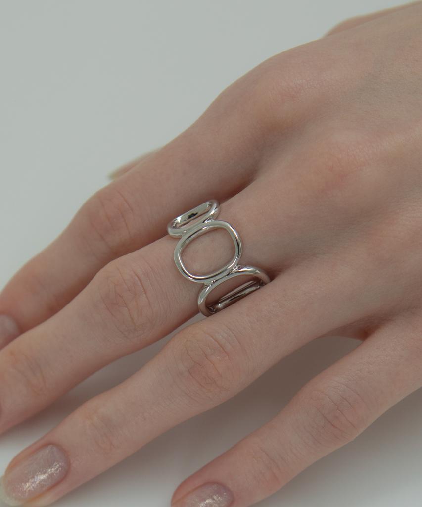 Novice Tokyo Oval Chain Ring / Silver