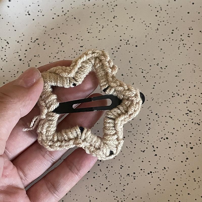 

2023 New Knitted Star Plush Hair Clip for Babies & Women