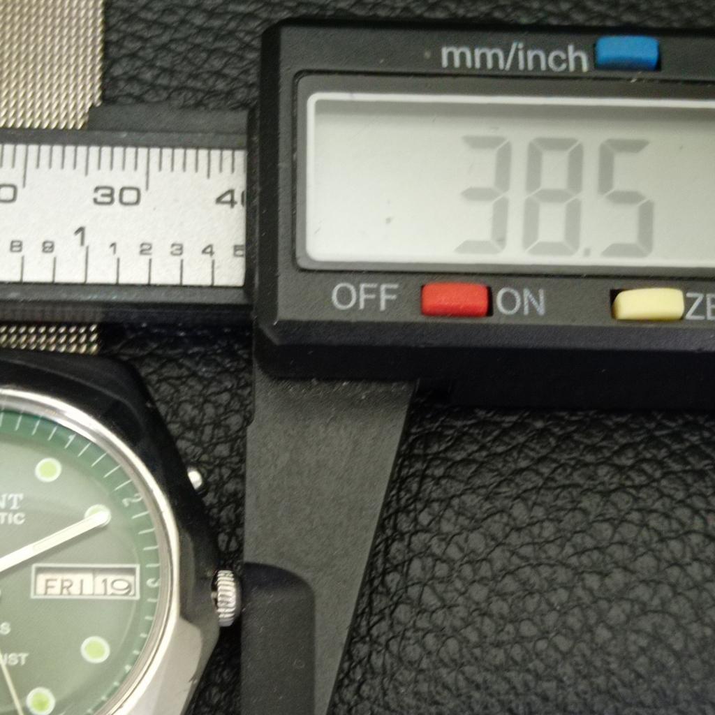 VINTAGE ORIENT AUTOMATIC 46941 JAPAN MENS GREEN COLOR DIAL WATCH A700682-5 R204-a700682