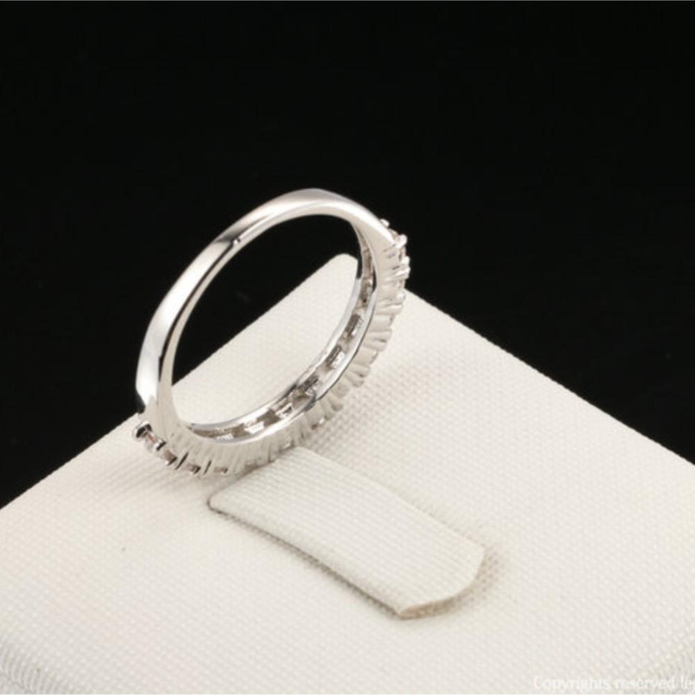 Luxury Iced Out Zircon Rings For Women Dainty CopperColor Finger Ring Fashion Wedding Engagement Jewelry Accessories Gift R589