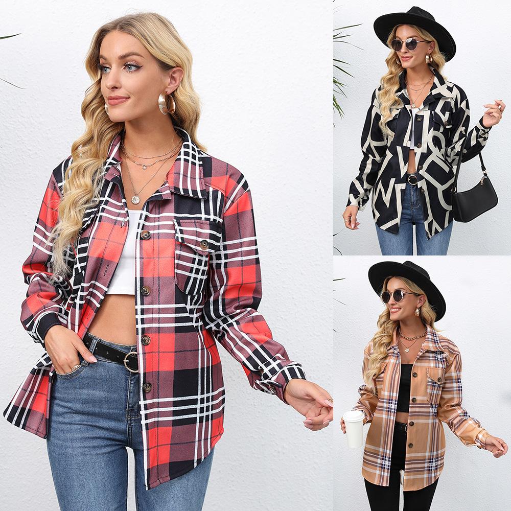 

Осенне-зимний однобортный пиджак средней длины с длинными рукавами и принтом S