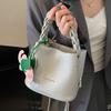 New product simple style texture fashionable portable bucket bag femininity commuting versatile casual PU messenger bag
