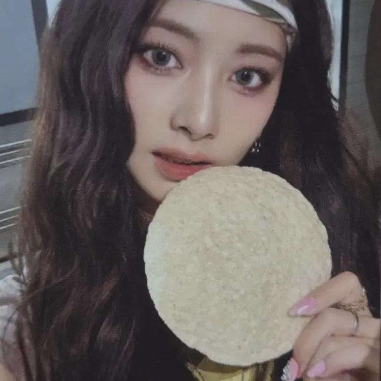 

Twice Твайс Цзыюй Трансляционная Фотокарточка