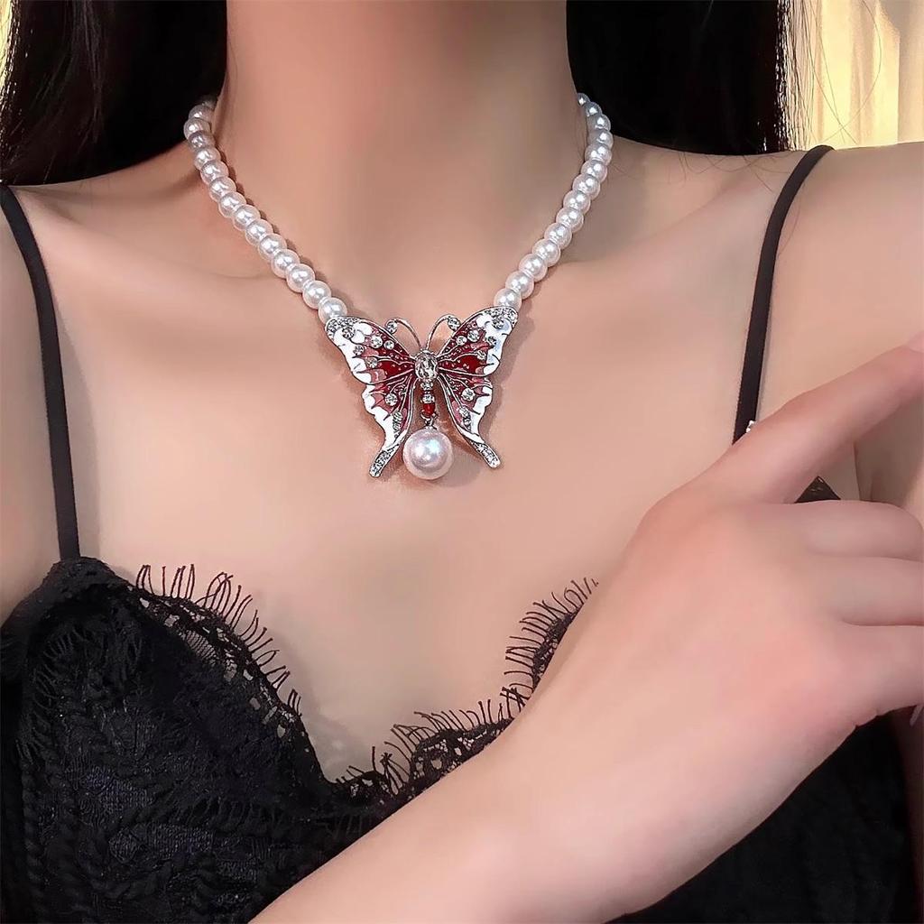 2025 High-End Gothic Punk Necklace: Y2K Dark Style Clavicle Chain for Women