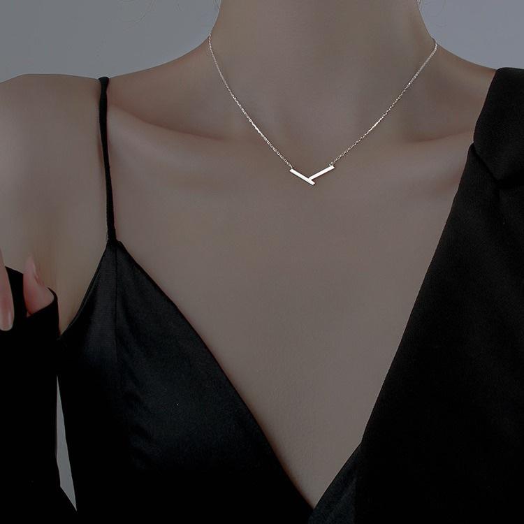 Women's Gold-Plated Geometric Clavicle Necklace - 2022 High-End, Simple Design